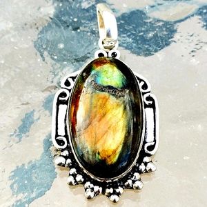 New Labradorite 925 Silver Pendant.